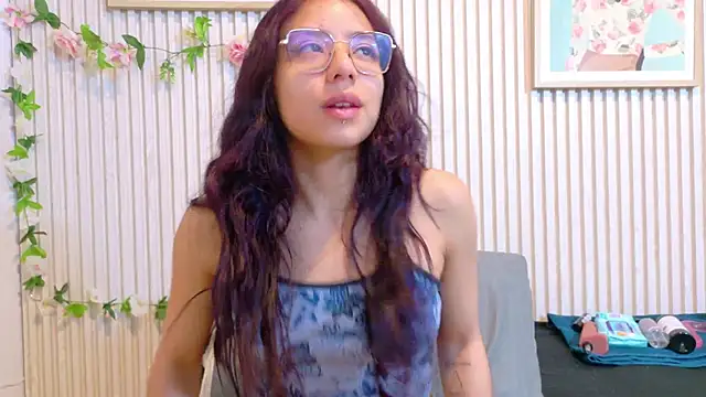 Abrilmirren online show from March 13, 11:11 am