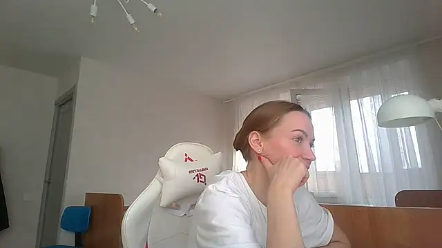 Thavione online show from February 18, 9:08 am