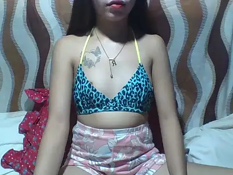 SweetPussie18x online show from March 17, 7:56 am