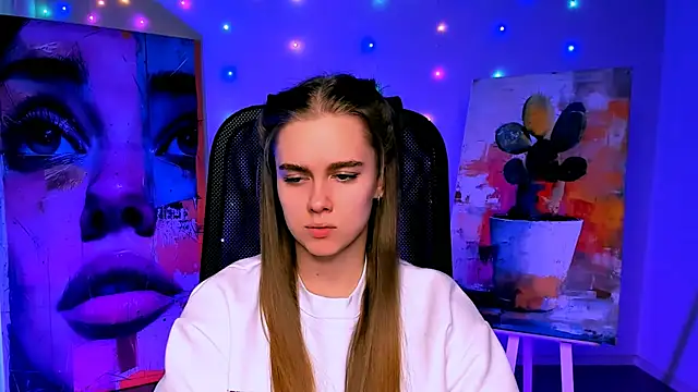 JuneWoods online show from February 9, 12:18 pm