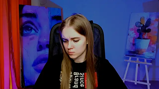 JuneWoods online show from April 21, 7:15 am