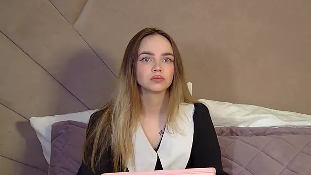 AnitaVenture online show from April 17, 4:14 am