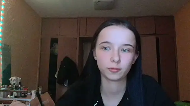 Emilia Light online show from June 7, 4:47 pm