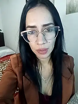 YaraDuartee online show from February 8, 10:56 pm