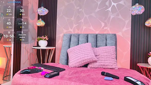 LiaTeylor online show from December 5, 7:04 pm