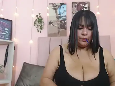 Snapshot of Cassie_Lane chatting on October 6, 7:29 pm Cassie Lane online show from October 6, 7:29 pm