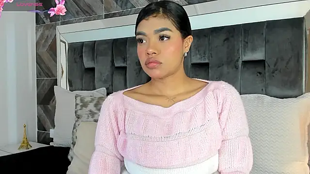 NaylaGrey online show from March 12, 11:35 am