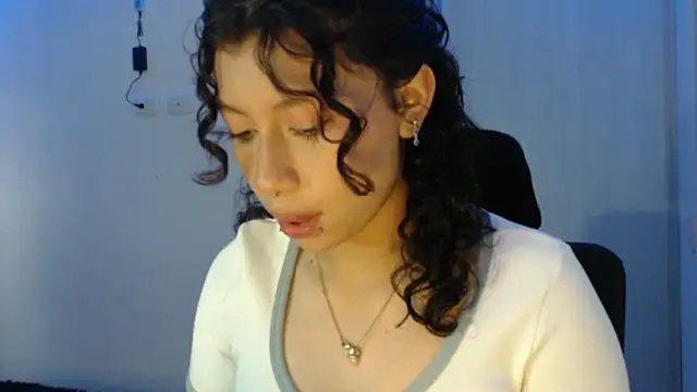 Ivonnybonn online show from October 24, 3:19 pm