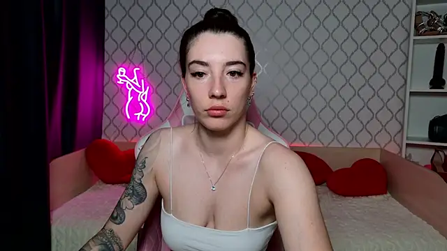 Curious Lily online show from May 6, 12:58 am