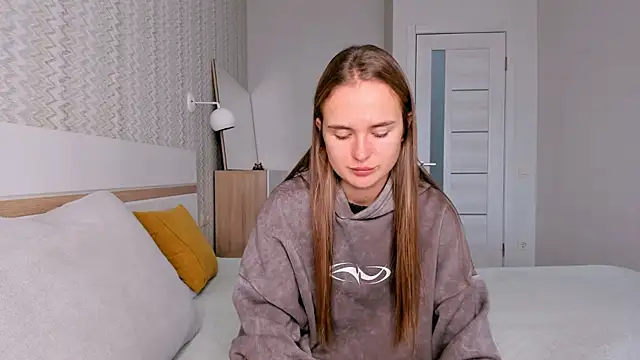 LilMary  online show from November 3, 7:56 am