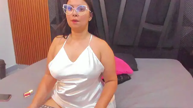 Valka Ross online show from December 15, 11:32 pm