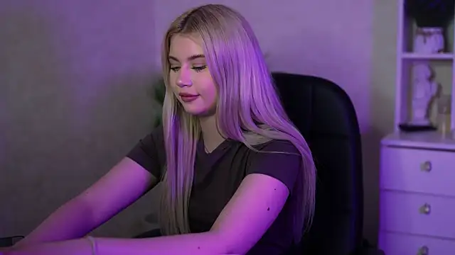 AshleyNikoo online show from September 30, 9:59 am