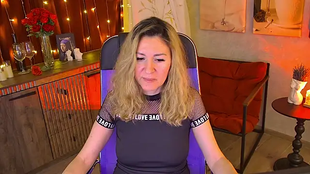 DonnaSmitth online show from April 21, 1:42 am