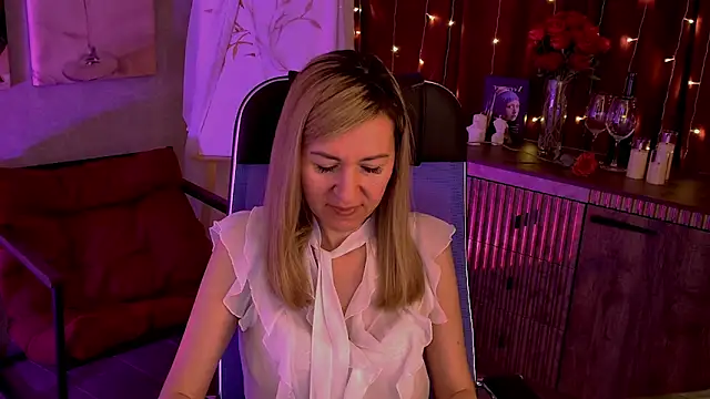 DonnaSmitth online show from April 16, 9:39 pm