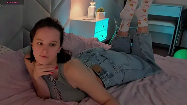 Violet Ferguson online show from October 5, 11:37 am