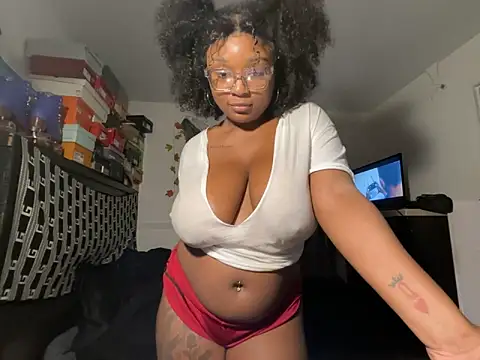 Snapshot of monicaval chatting on October 7, 3:44 am monicaval online show from October 7, 3:44 am