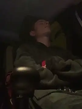 GoldenPussy1329 online show from October 20, 8:01 pm