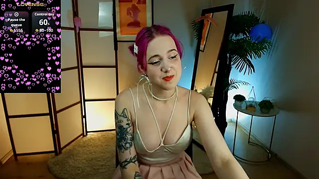 luna son online show from October 7, 10:03 pm