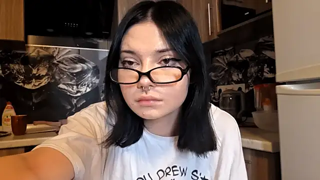 Beeping Creature online show from January 6, 7:12 am