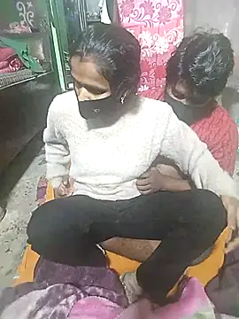 RED Queen 6 online show from November 25, 3:03 pm