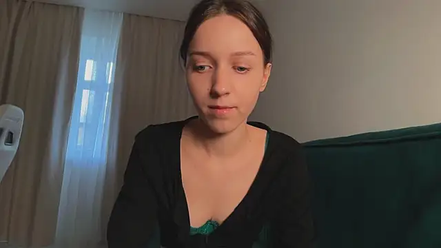 Snapshot of monnymoon chatting on October 6, 8:53 am monnymoon online show from October 6, 8:53 am