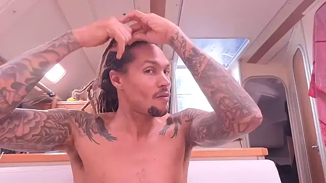 Monk and Mia online show from November 15, 1:12 pm