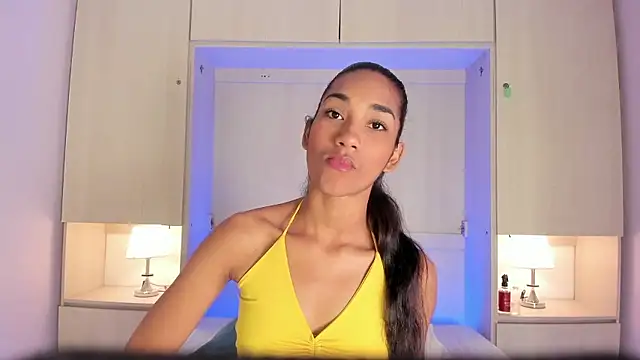 AnahiCollins online show from January 8, 11:47 am