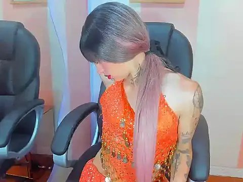 Mila Leon online show from November 18, 12:44 am