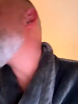 WildFlame2525 online show from October 11, 9:17 pm