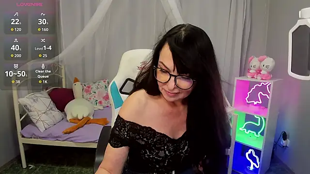 LindaRomero online show from November 6, 10:10 am