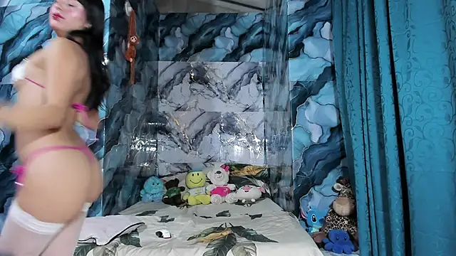 celesteyorucso1 online show from December 2, 3:41 am