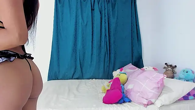 celesteyorucso1 online show from March 25, 5:33 am