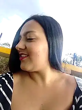 Snapshot of Sexy_Nayra_outdoors chatting on October 15, 9:06 pm Sexy Nayra outdoors online show from October 15, 9:06 pm