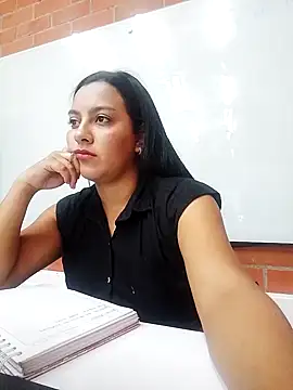 Snapshot of Sexy_Nayra_outdoors chatting on October 16, 9:17 pm Sexy Nayra outdoors online show from October 16, 9:17 pm