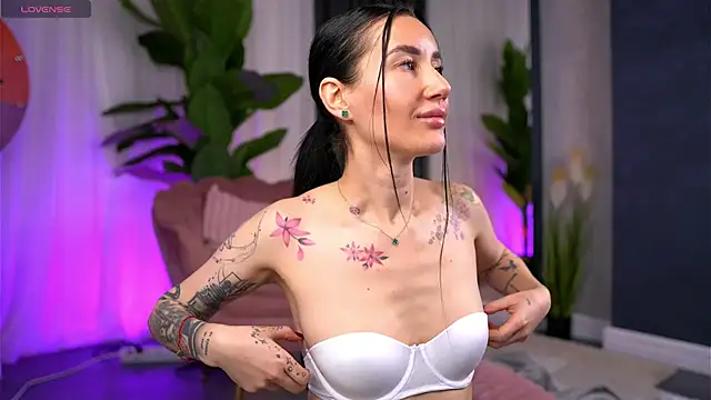 SerenaVelour online show from October 23, 10:21 am