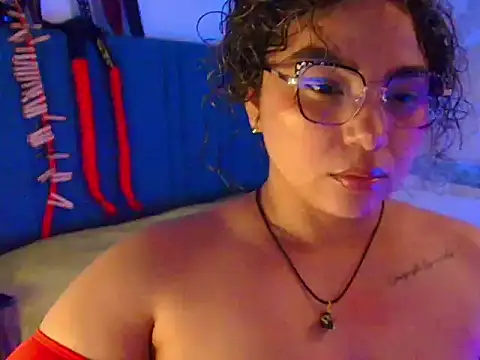 scarlet queen   online show from October 15, 4:15 am