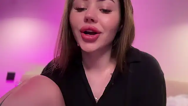 AlmaryKim online show from November 17, 9:15 pm