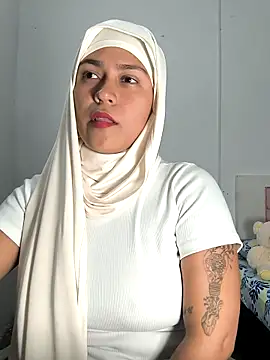 Snapshot of Nadia_hasbun chatting on October 4, 5:28 pm Nadia hasbun online show from October 4, 5:28 pm