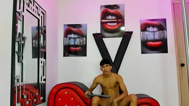 Snapshot of VERY_HOT_GUYS chatting on October 19, 1:51 am VERY HOT GUYS online show from October 19, 1:51 am
