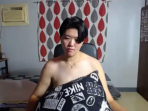 lady fingertips online show from October 4, 1:28 pm