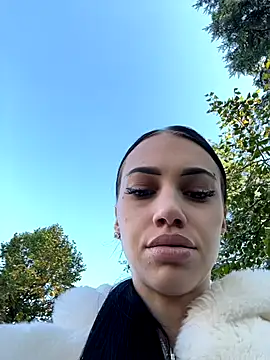 Snapshot of ilariea_girl chatting on October 8, 2:21 pm ilariea girl online show from October 8, 2:21 pm