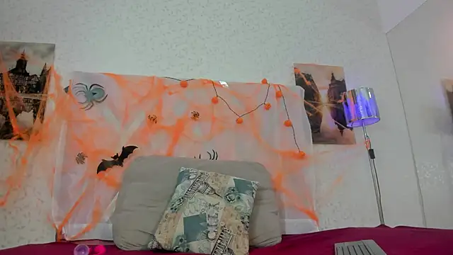 Snapshot of chloejhonson chatting on October 5, 4:34 pm chloejhonson online show from October 5, 4:34 pm