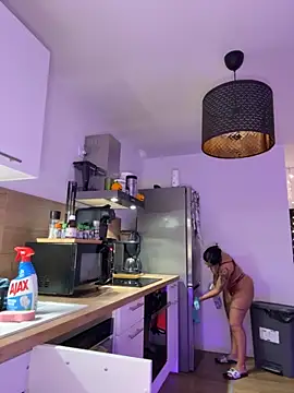 LaPetiteKim online show from November 7, 8:25 pm