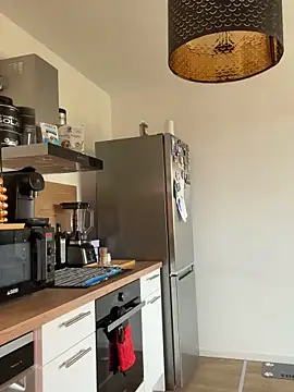 LaPetiteKim online show from March 12, 1:25 pm