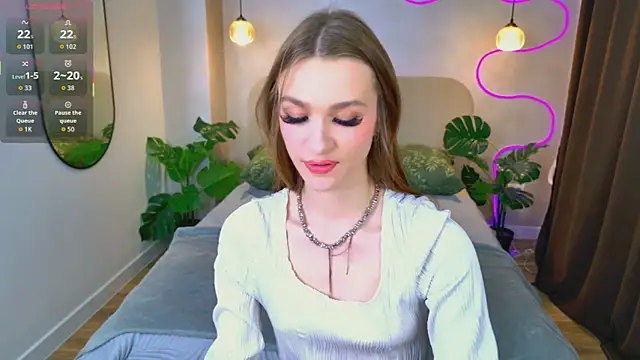 Snapshot of PollyMayer chatting on October 16, 9:17 pm PollyMayer online show from October 16, 9:17 pm