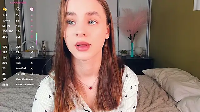 JinnyMcie online show from May 10, 9:33 am