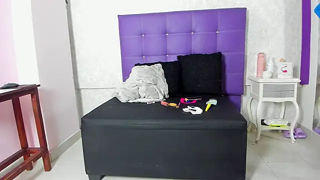 LeaMoreau22 online show from November 11, 11:29 am