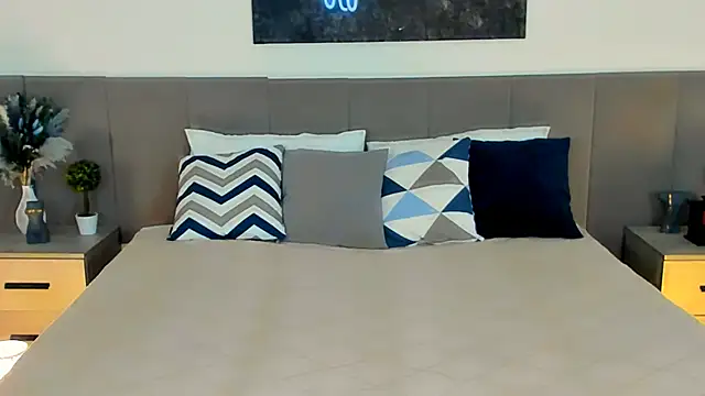 SugarWhisper online show from March 31, 5:02 pm