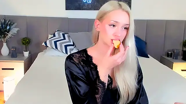 SugarWhisper online show from November 25, 3:03 pm