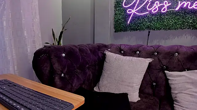 scarlettvelvet  online show from November 14, 2:06 pm